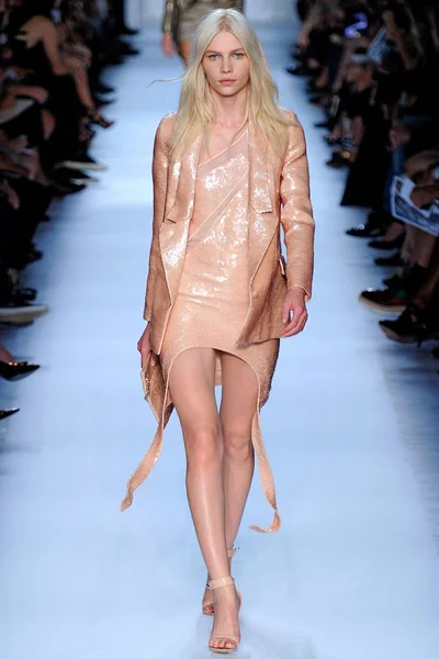 Look 38